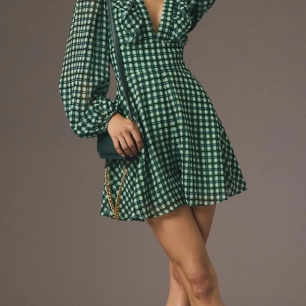 Anthropologie Hutch Deep-V Ruffled Romper in Emerald Green, Size small - Picture 2 of 13